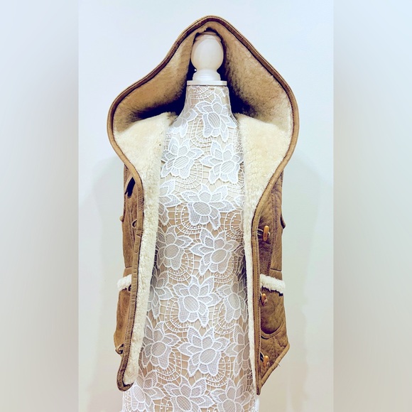 UGG AUSTRALIA HOODED SHEARLING VEST SIZE LARGE ❄️🤎💝 - Picture 8 of 11